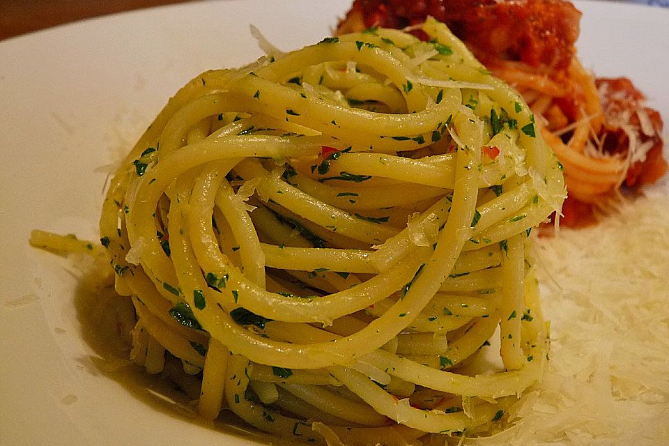 Spaghettini aglio, olio e peperoncino