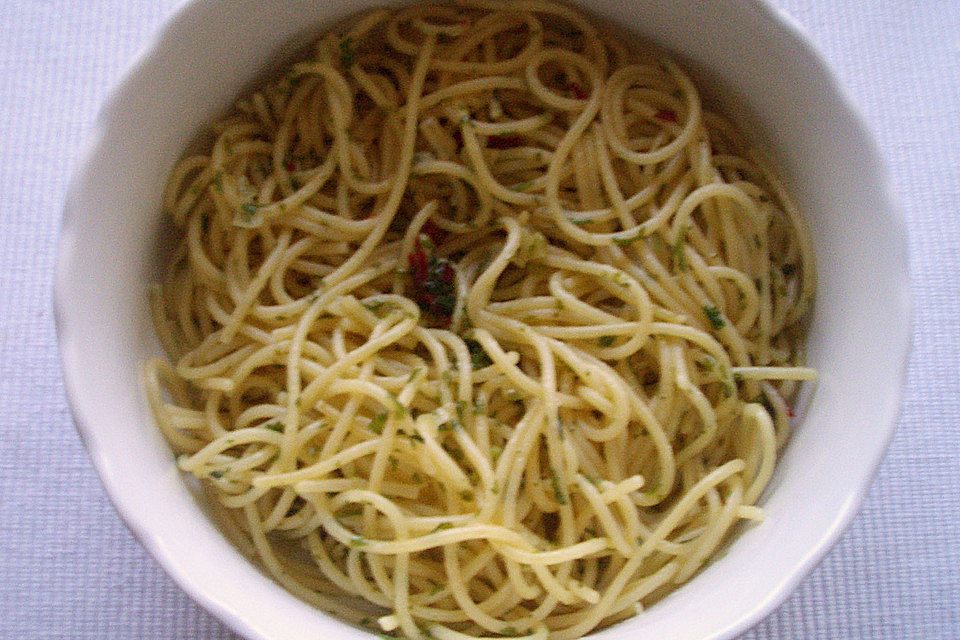 Spaghettini aglio, olio e peperoncino