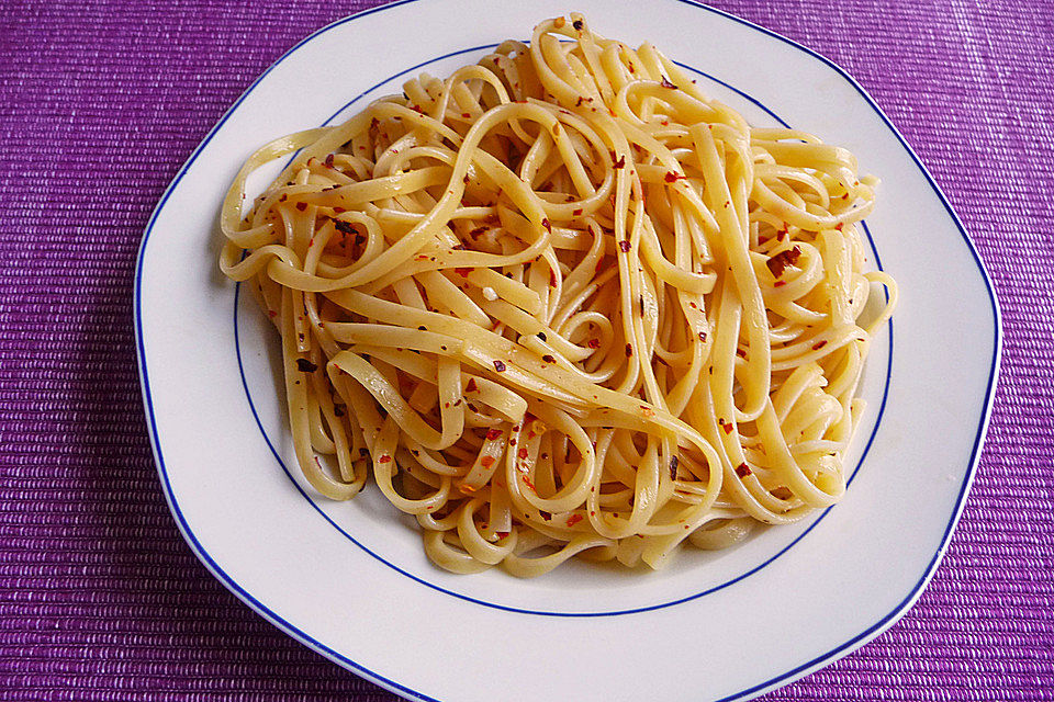 Spaghettini aglio, olio e peperoncino