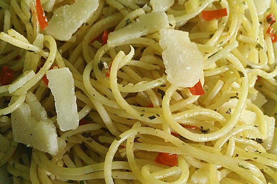 Spaghettini aglio, olio e peperoncino