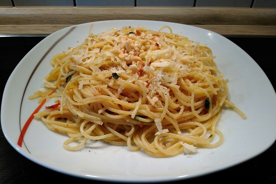 Spaghettini aglio, olio e peperoncino