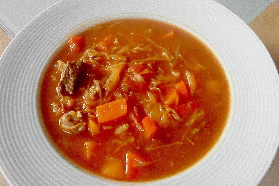 Pikante Gulasch - Sauerkrautsuppe