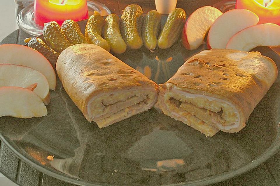 Deftige Pfannkuchen mit Schinken und Käse