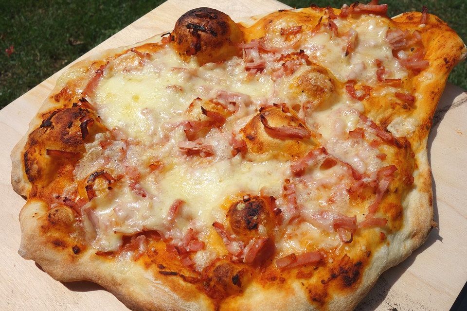 Pizza auf Backstein