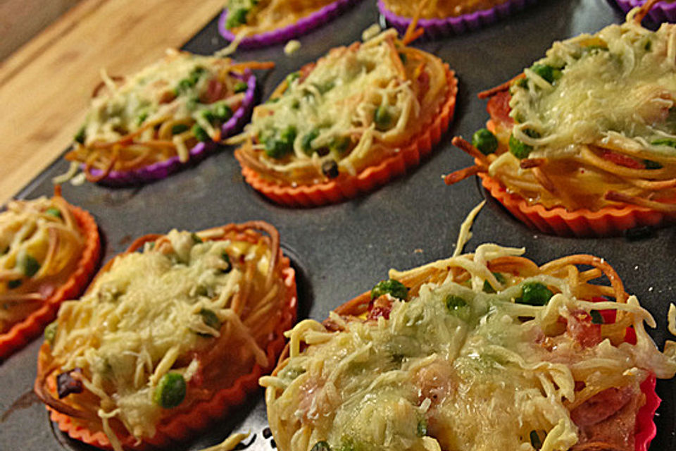 Spaghetti - Muffins mit Kräuterquark