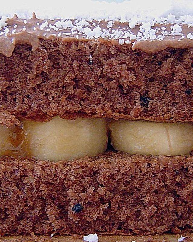 Schokoladenkuchen mit Rumbananen