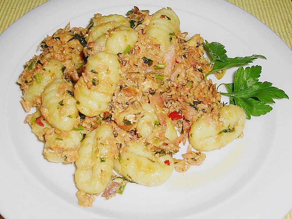 Spaghetti mit Räucherlachs und Petersilie von sada| Chefkoch