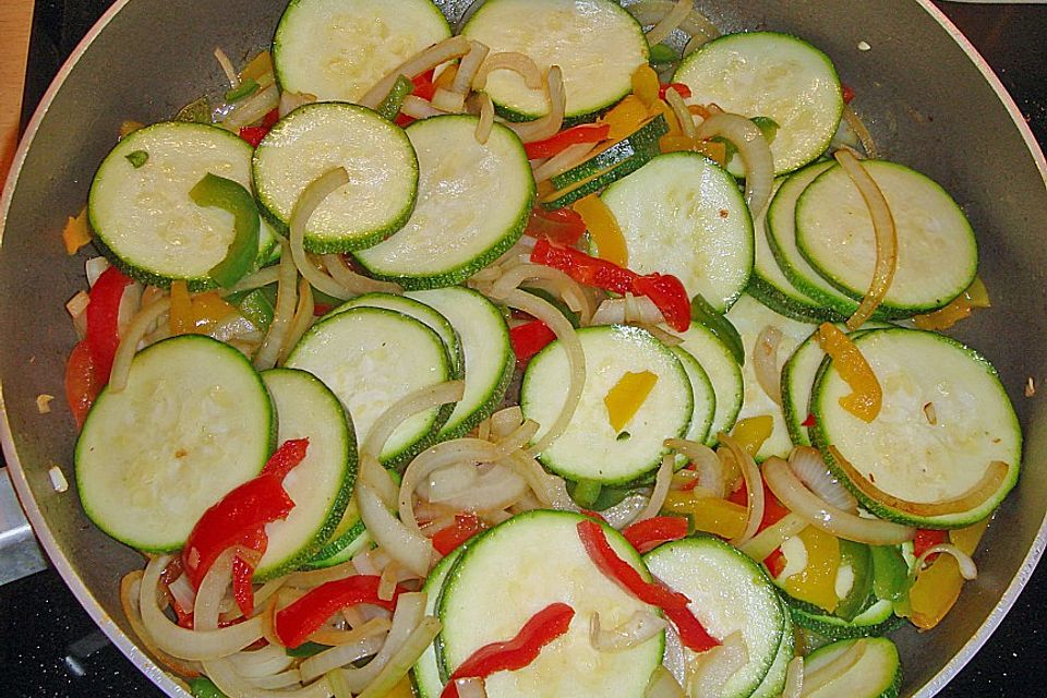 Schnitzelpfanne mit Gemüse