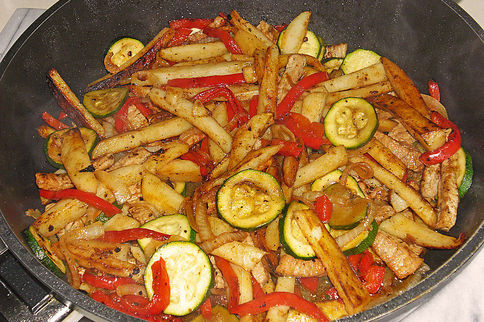 Schnitzelpfanne mit Gemüse