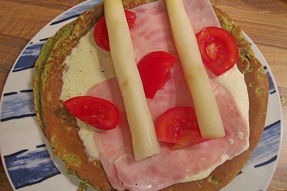 Bärlauch - Pfannkuchen mit Spargel - Schinkenfüllung