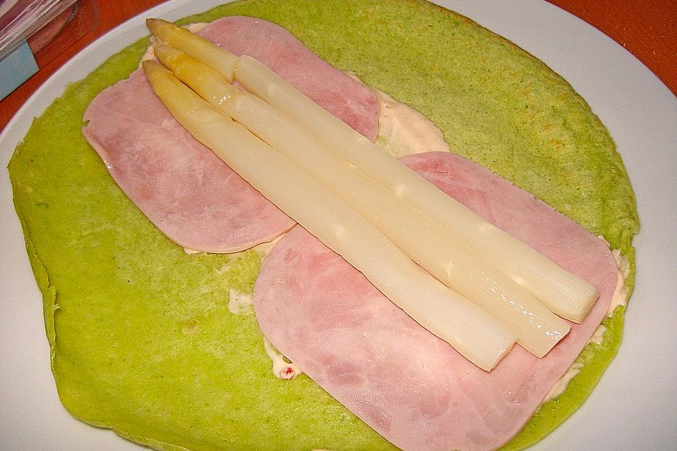 Bärlauch - Pfannkuchen mit Spargel - Schinkenfüllung