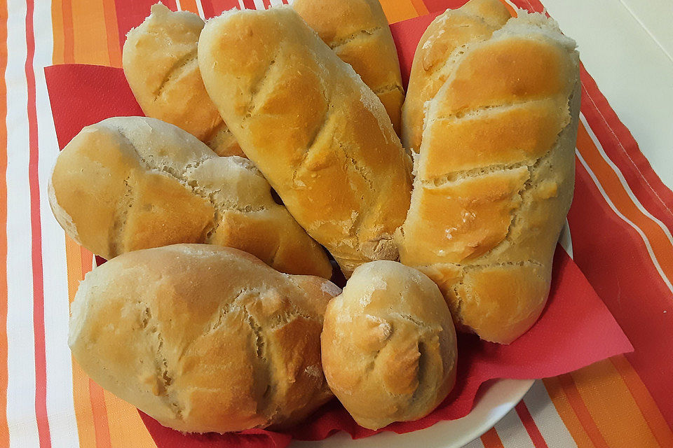 Weißbrotstangen aus Pizzateig