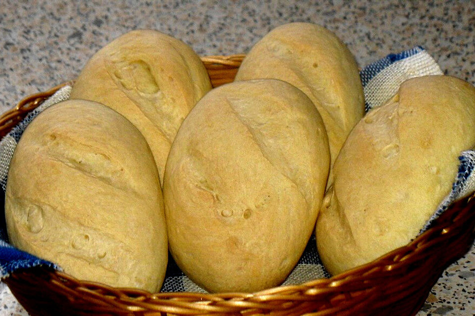 Weißbrotstangen aus Pizzateig