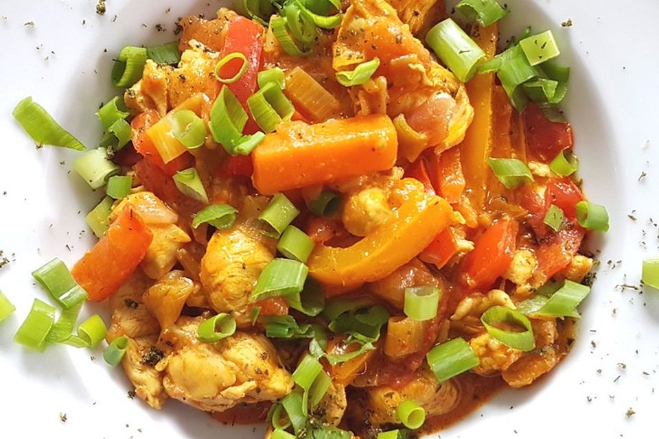 Putencurry mit Möhrchen und Paprika