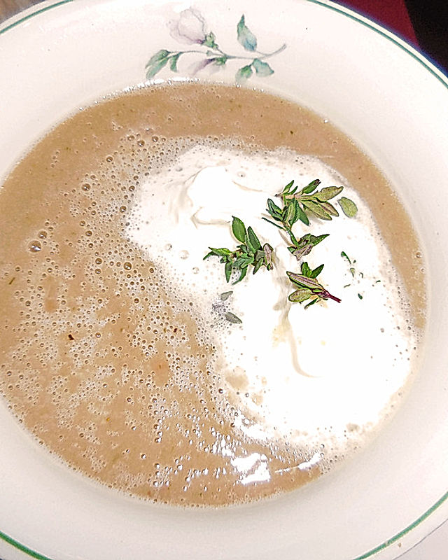 Kastanien - Zwiebel - Suppe mit Rotwein