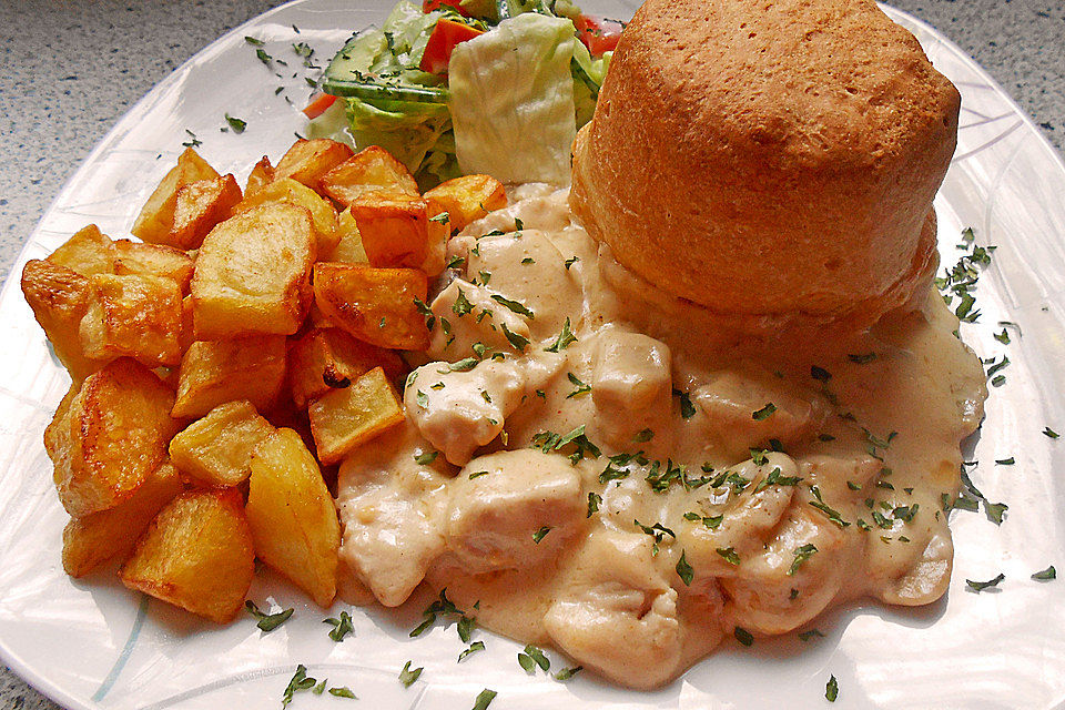 Schnitzelauflauf mit Knack - und - Back - Brötchen