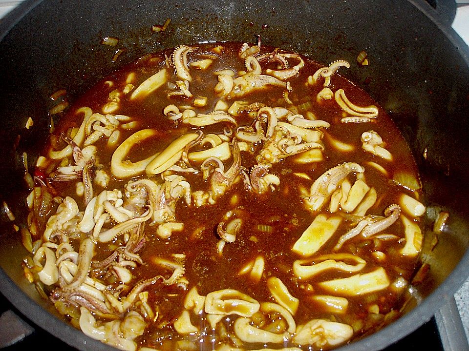 Tintenfisch in süßer Sojasoße mit Knoblauch und Pfeffer von impala ...
