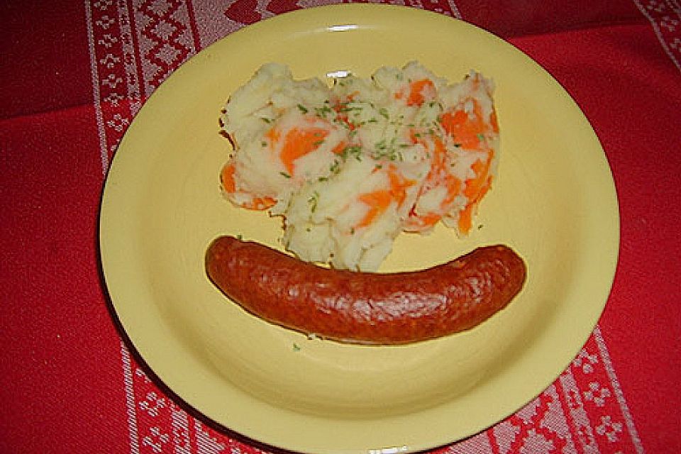 Möhreneintopf mit Wurst