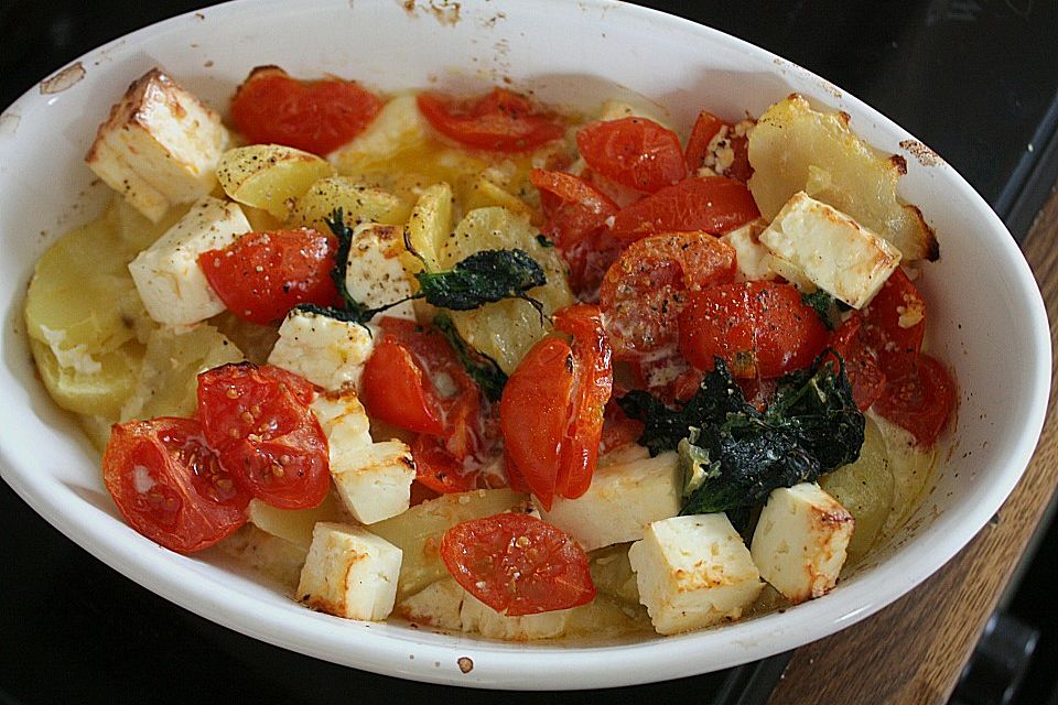 Taubnessel - Brennnessel - Auflauf mit Tomaten und Schafskäse