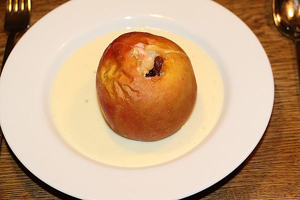 Bratapfel mit Marzipanfüllung von nimuee | Chefkoch