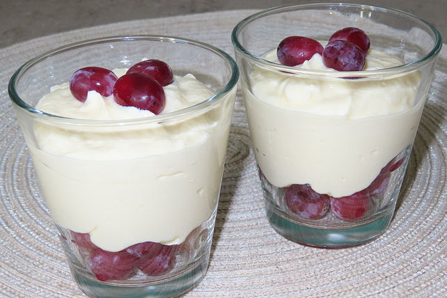 Dreadys Vanille - Quark - Creme mit roten Trauben von Dready| Chefkoch