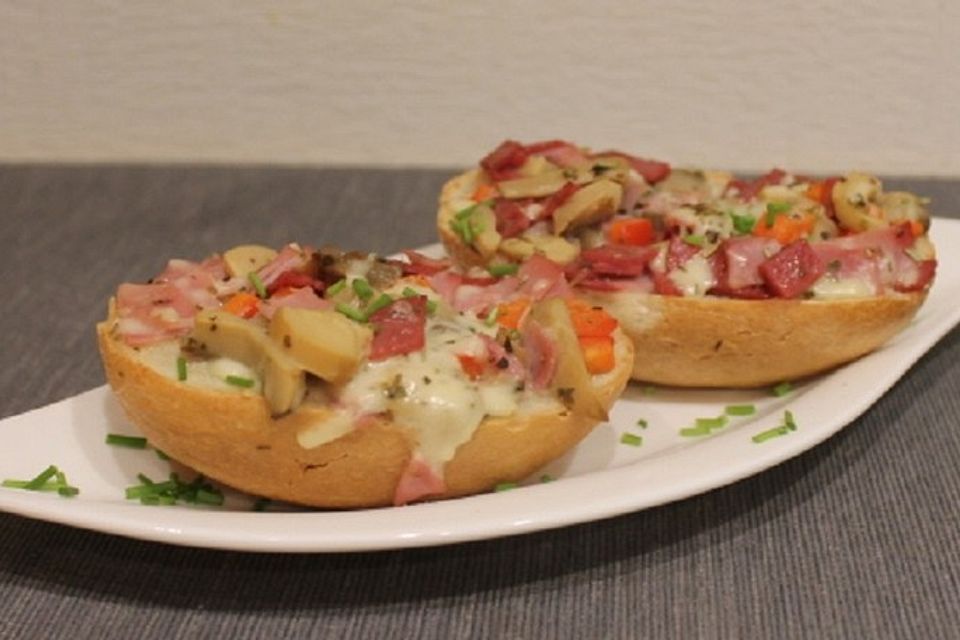 Schnelle Pizzabrötchen