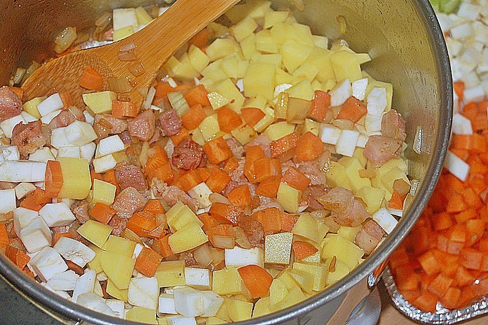 Kartoffelsuppe mit Speck