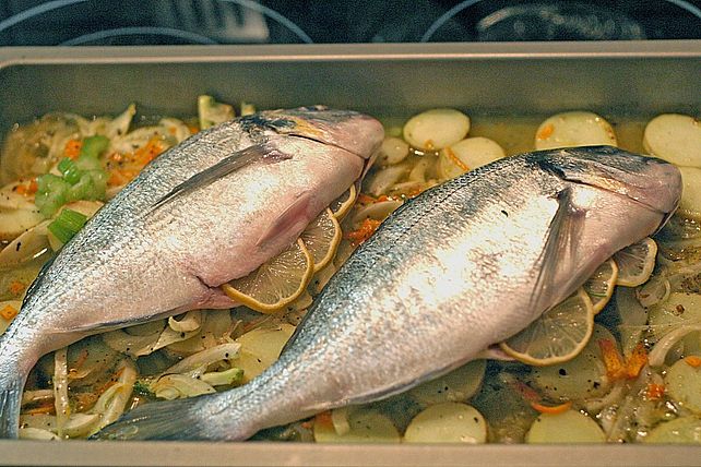 Dorade mit Kartoffeln aus dem Ofen von SteffyPeter| Chefkoch
