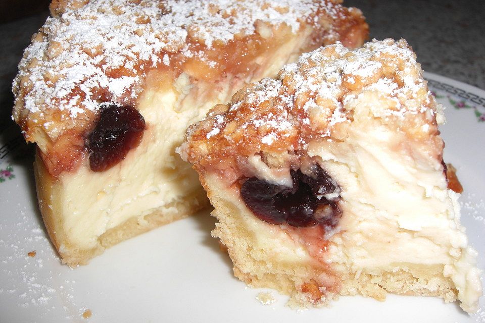 Käsekuchen mit Kirschen