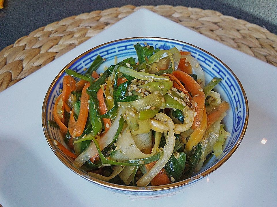 Asiatischer Rettich - Möhren - Salat von nasenbaer09 | Chefkoch