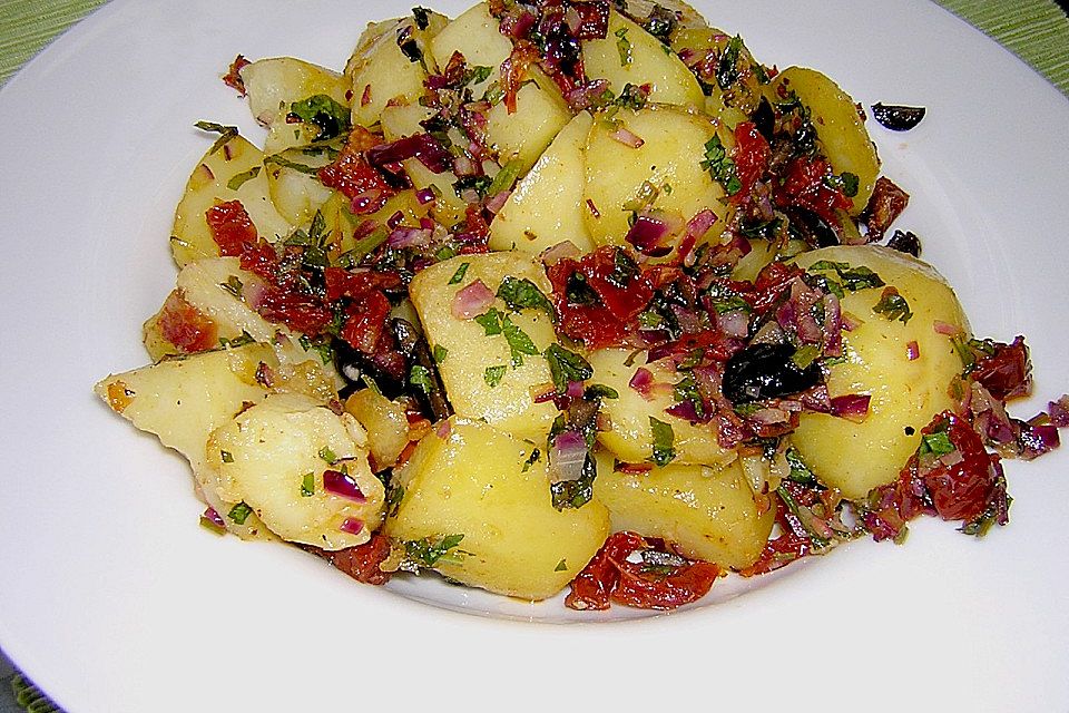 Salat mit gebratenen Kartoffeln