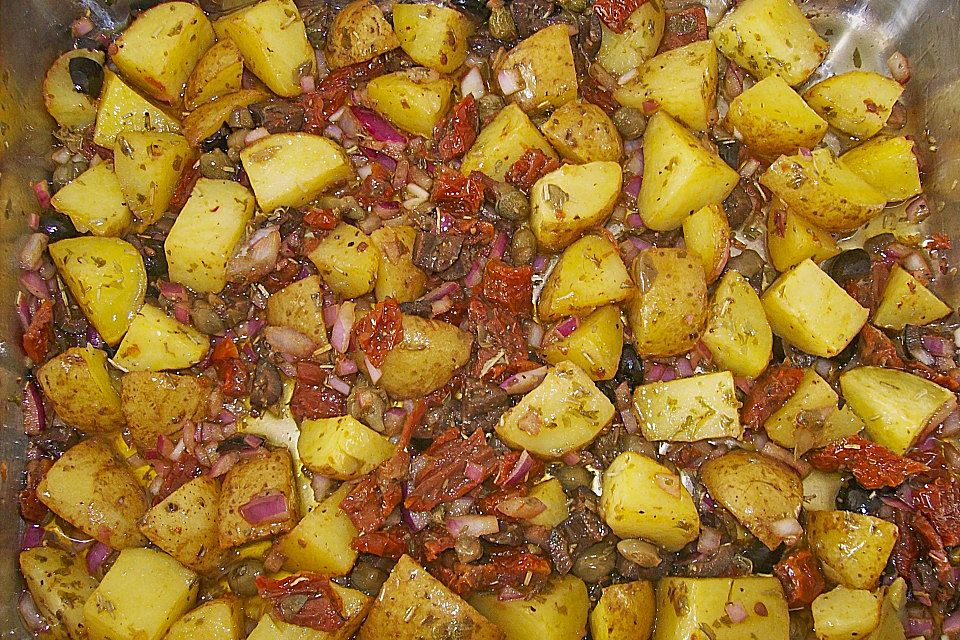 Salat mit gebratenen Kartoffeln