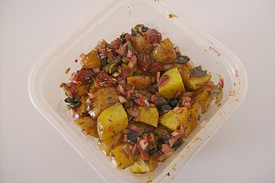 Salat mit gebratenen Kartoffeln