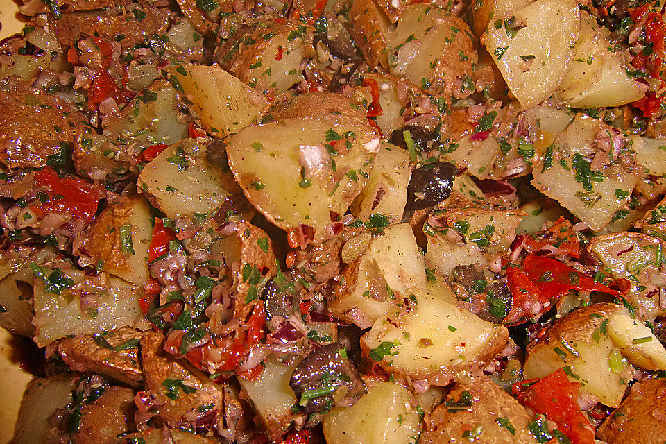 Salat mit gebratenen Kartoffeln