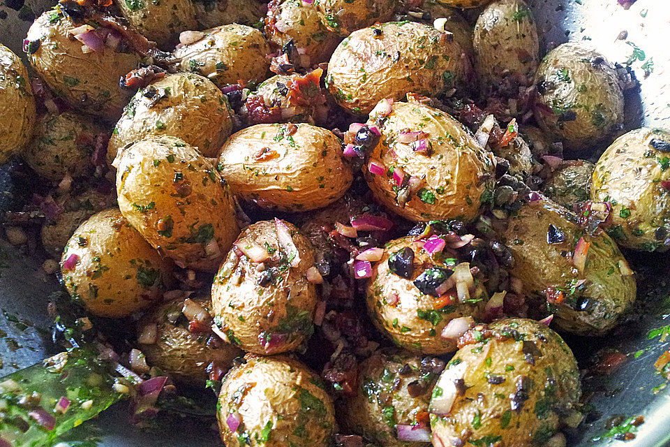 Salat mit gebratenen Kartoffeln