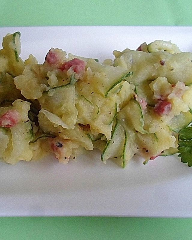 Kartoffeln mit Salatgurke