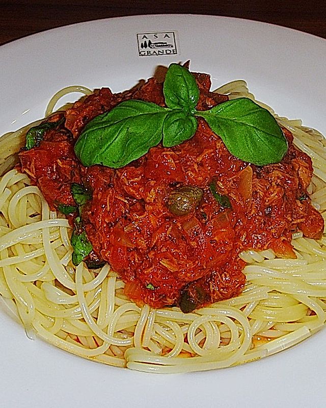 Spaghetti mit Tomaten - Thunfisch - Sauce