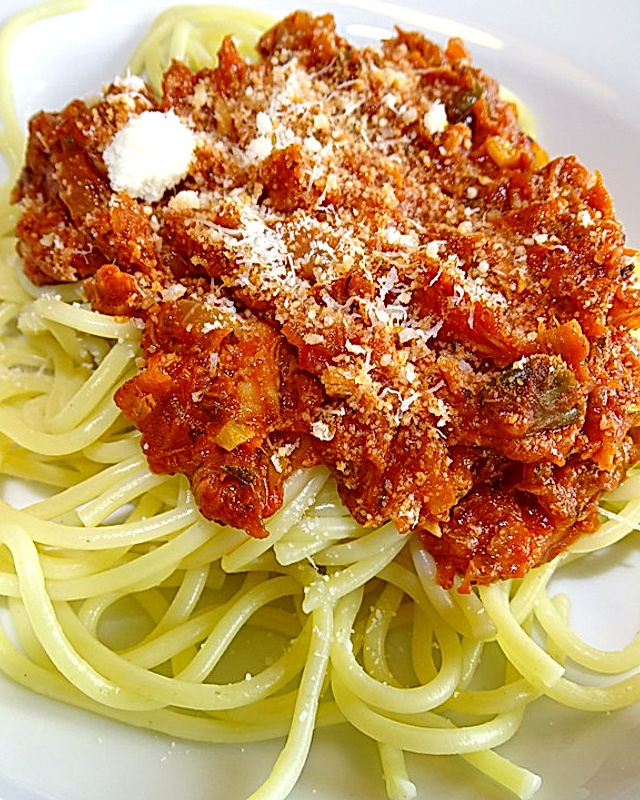 Spaghetti mit Tomaten - Thunfisch - Sauce