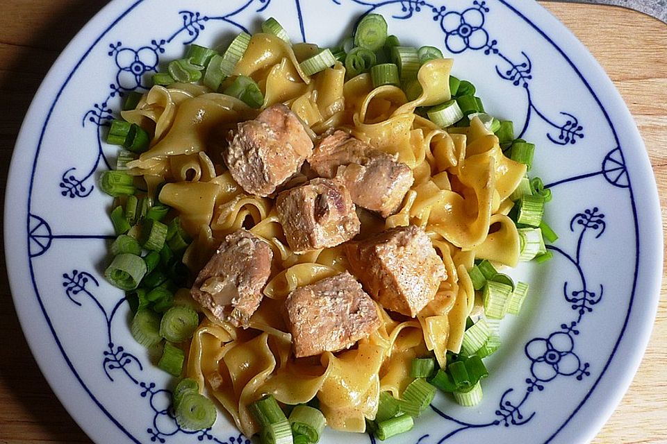 Rigatoni mit Lachs - Sahne - Sauce