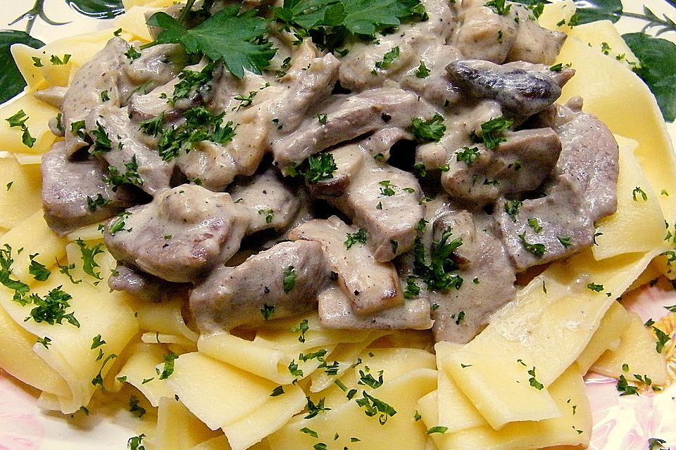 Puten - Geschnetzeltes in Rieslingsoße Puten - Geschnetzeltes in Rieslingsoße