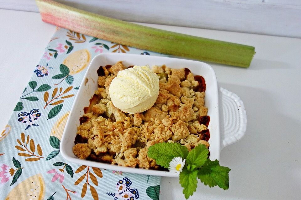 Rhubarb Crumble Rhubarb Crumble
