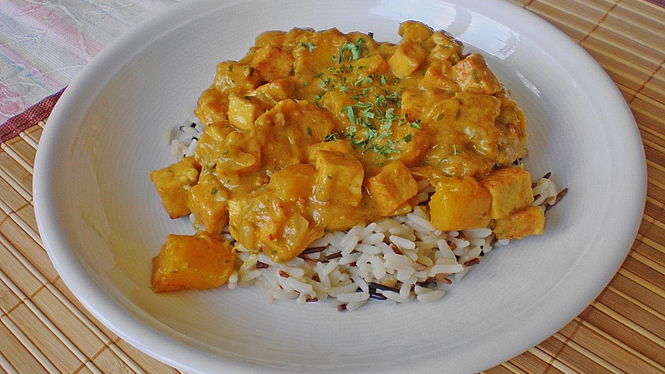 Tofu-Mango-Curry mit Erdnuss-Sauce von Bovi