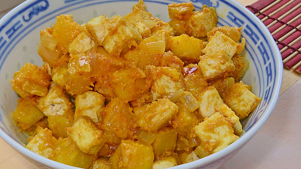 Tofu-Mango-Curry mit Erdnuss-Sauce von Bovi