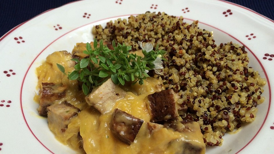 Tofu-Mango-Curry mit Erdnuss-Sauce von Bovi