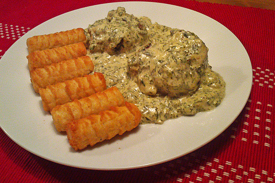 Eingelegtes Schweinefilet in Kräuter-Käse-Sauce