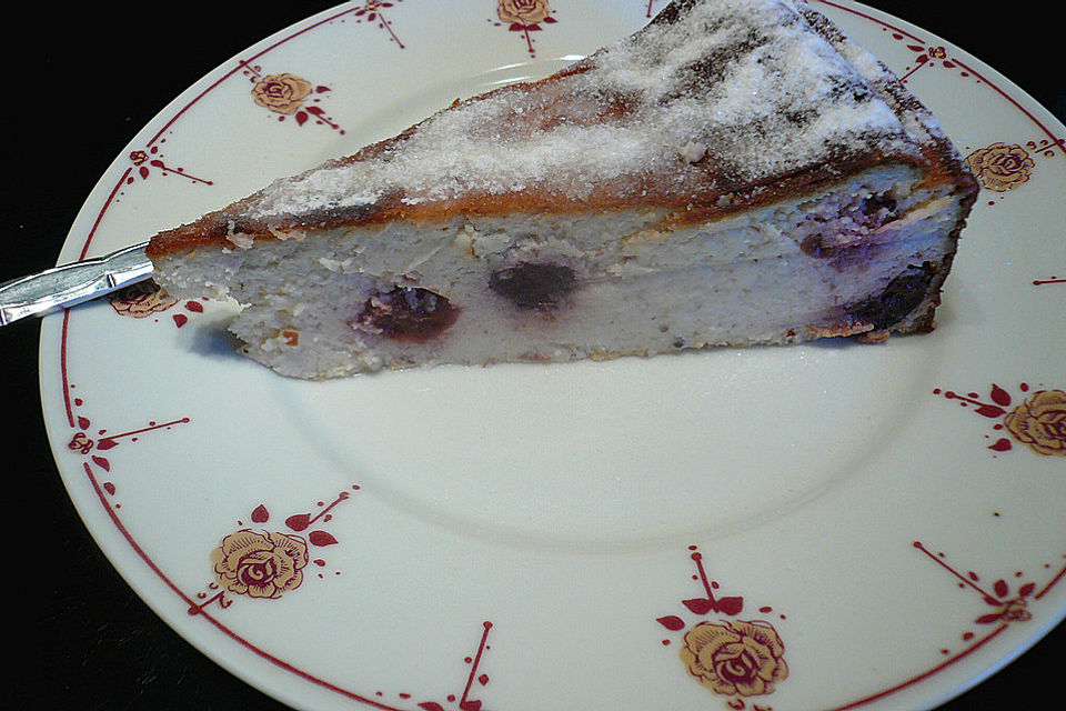 Käsekuchen mit Kirschen