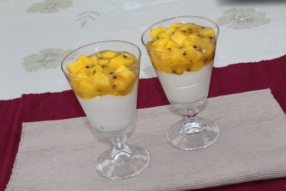 Mango - Maracuja Kompott mit Joghurtcreme