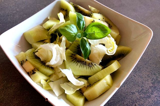 Grüner Salat mit Kiwi von igel-123| Chefkoch