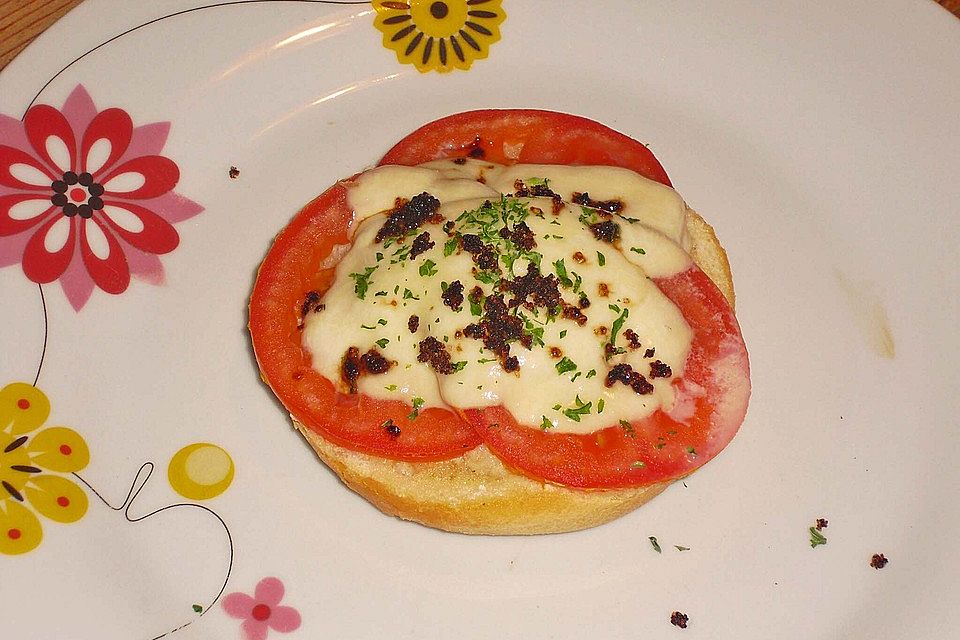 Tomate - Mozzarella - Brötchen überbacken