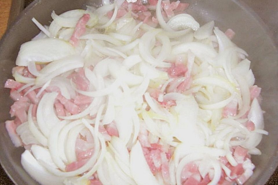 Käse - Wasserspatzen mit Zwiebeln und Speck